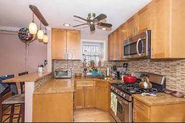 20-26 37th St unit 1 - Queens, NY
