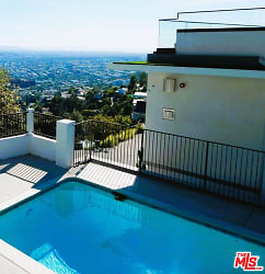1811 Blue Heights Dr - Los Angeles, CA
