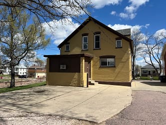 803 S 1st Ave - Sioux Falls, SD