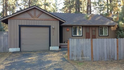 273 E Black Crater Ave - Sisters, OR