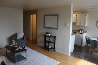 Carriage Apartments - Salem, OR