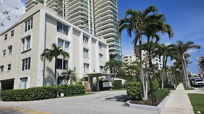 1527 S Flagler Dr #207-F - West Palm Beach, FL