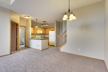 6882 Meadow Grass Ln S - Cottage Grove, MN