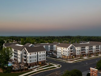 Avalon Highland Creek Apartments - Charlotte, NC