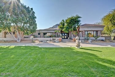 7798 N Foothill Dr S - Paradise Valley, AZ