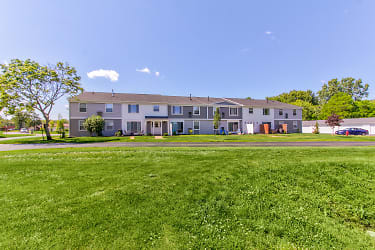 Olmsted Falls Village Apartments - Olmsted Falls, OH