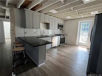 26 Taylor Ave - Madison, CT