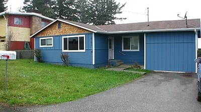 29292 Wallace St - Gold Beach, OR