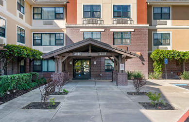 Furnished Studio - Sacramento - Elk Grove Apartments - Elk Grove, CA
