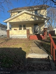 1869 17th St SW - Akron, OH