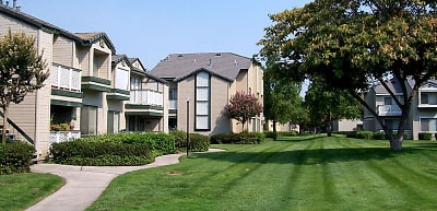The Springs Apartments - Bakersfield, CA