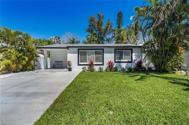 4831 Coquina Rd - Fort Myers Beach, FL