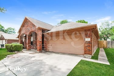 3803 Woodlace Dr - Humble, TX
