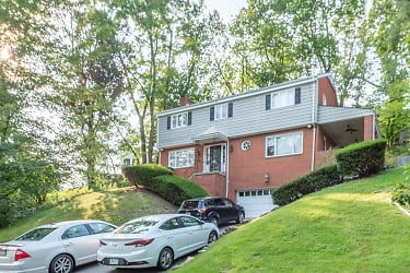 1470 Mohican Dr - Pittsburgh, PA