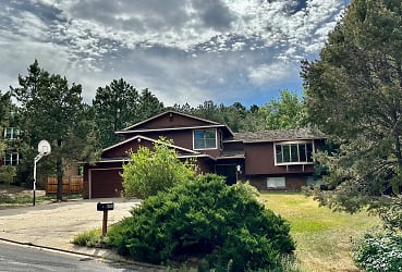 6955 Mikado Ln - Colorado Springs, CO