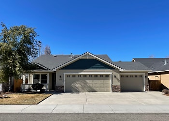 715 S Trunnel Ave - Meridian, ID