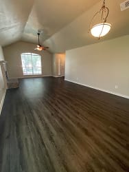 7816 Rogue River Trail - Fort Worth, TX