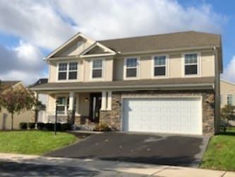 124 Meadowhawk Ln - State College, PA