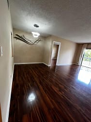 1301 NE 7th St unit 112 - Hallandale Beach, FL