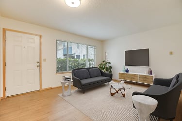 Barrington Square Apartments - Portland, OR