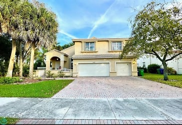 10730 NW 56th Ct - Coral Springs, FL