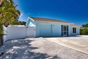 331 Peary Rd - Venice, FL