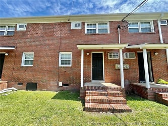 1905 King George Dr - Fayetteville, NC