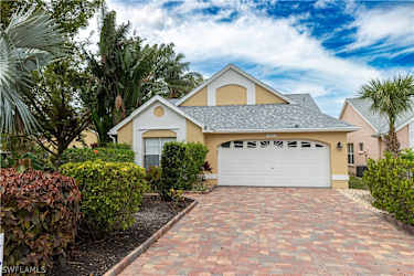 15291 Cricket Ln - Fort Myers, FL