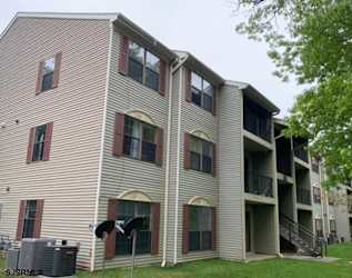 118 Sussex Pl - Absecon, NJ