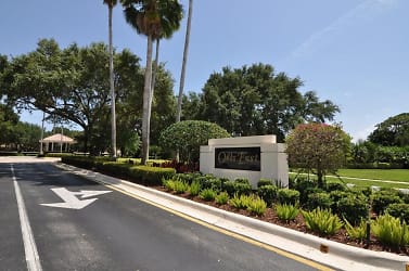 393 Kelsey Park Dr - Palm Beach Gardens, FL