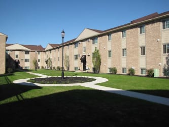 Courtyard Apartments - Toledo, OH