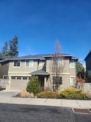 2364 NW Debron Ln - Bend, OR