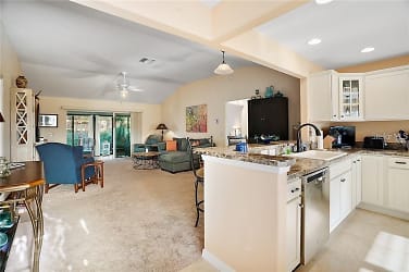 3225 Wise Wy - The Villages, FL