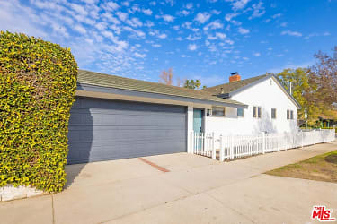 6701 Noble Ave - Los Angeles, CA