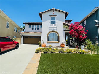 2293 Westwind Way - Signal Hill, CA