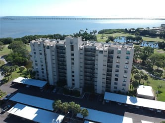 2620 Cove Cay Dr #403 - Clearwater, FL