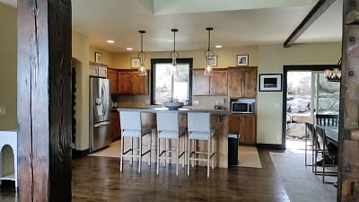 3421 NW Bryce Canyon Ln - Bend, OR