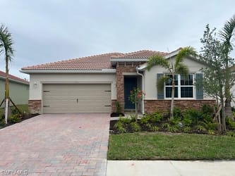 3955 Crosswater Dr - North Fort Myers, FL