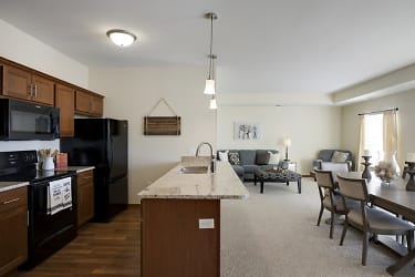 The Estates At Arbor Oaks Independent Senior Apartments - Andover, MN