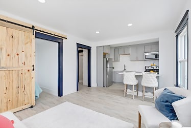 Maple Apartments: Newly Renovated 1 Bedroom & Studio Apartments - Sumner, WA