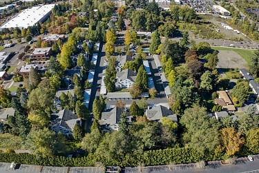 Hampton Park Apartments - Portland, OR