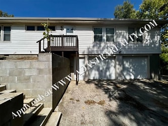9600 E 18 St S - Independence, MO