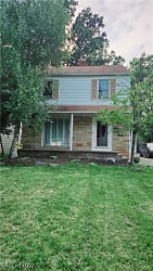 1402 Clearview Rd - Lyndhurst, OH