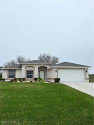 2548 SW 3rd Ave - Cape Coral, FL