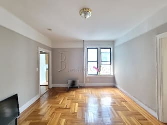 27-21 23rd St unit 3F - Queens, NY