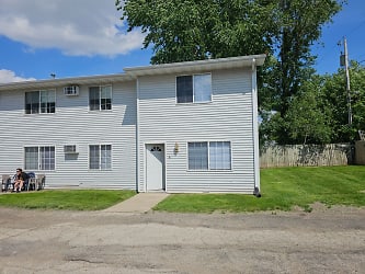2535 5th Ave - Marion, IA