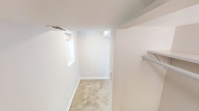Room for rent. 2724 W Prindiville Street - Chicago, IL