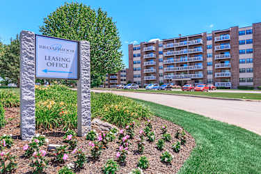 Broadmoor Apartments - Hamden, CT