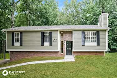 2280 Chestnut Log Dr - Lithia Springs, GA