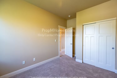 14205 SW Compass Dr - Beaverton, OR